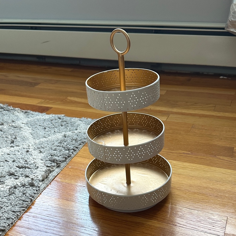 PRICE IS NEGOTIABLE💛 Gold and Cream Three-Tiered Stand